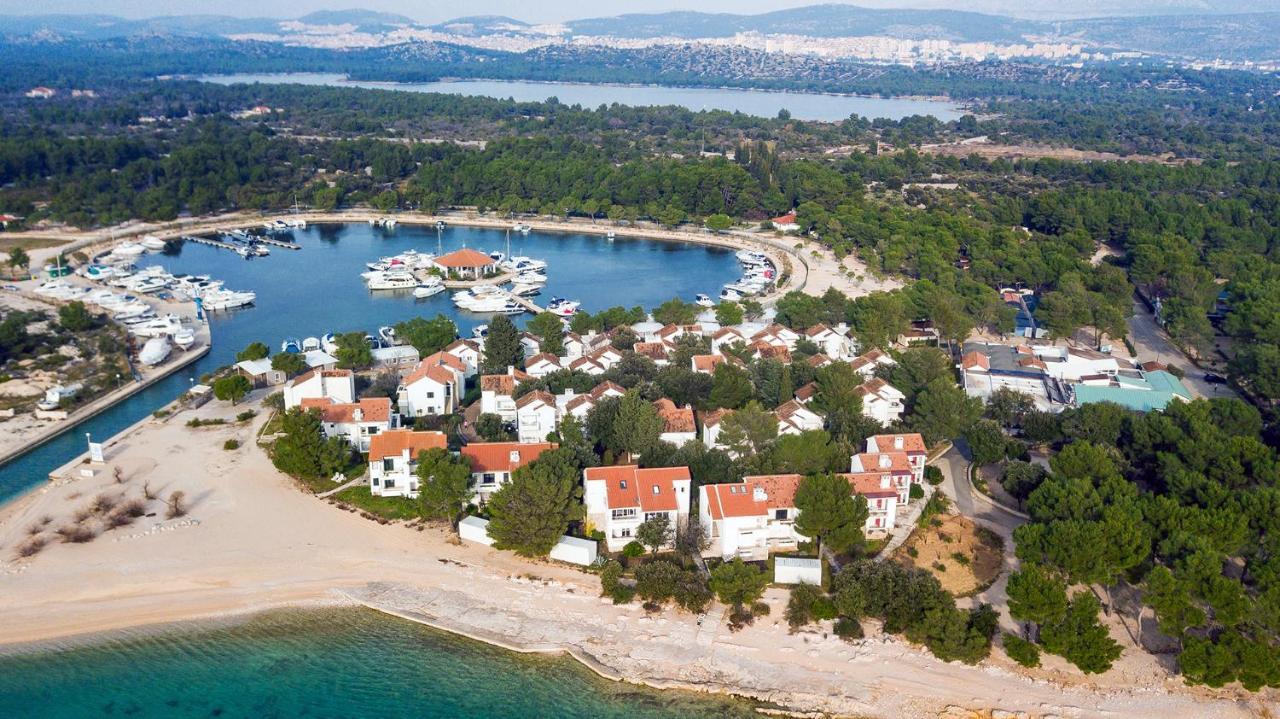 Amadria Park Apartments Шибеник Экстерьер фото