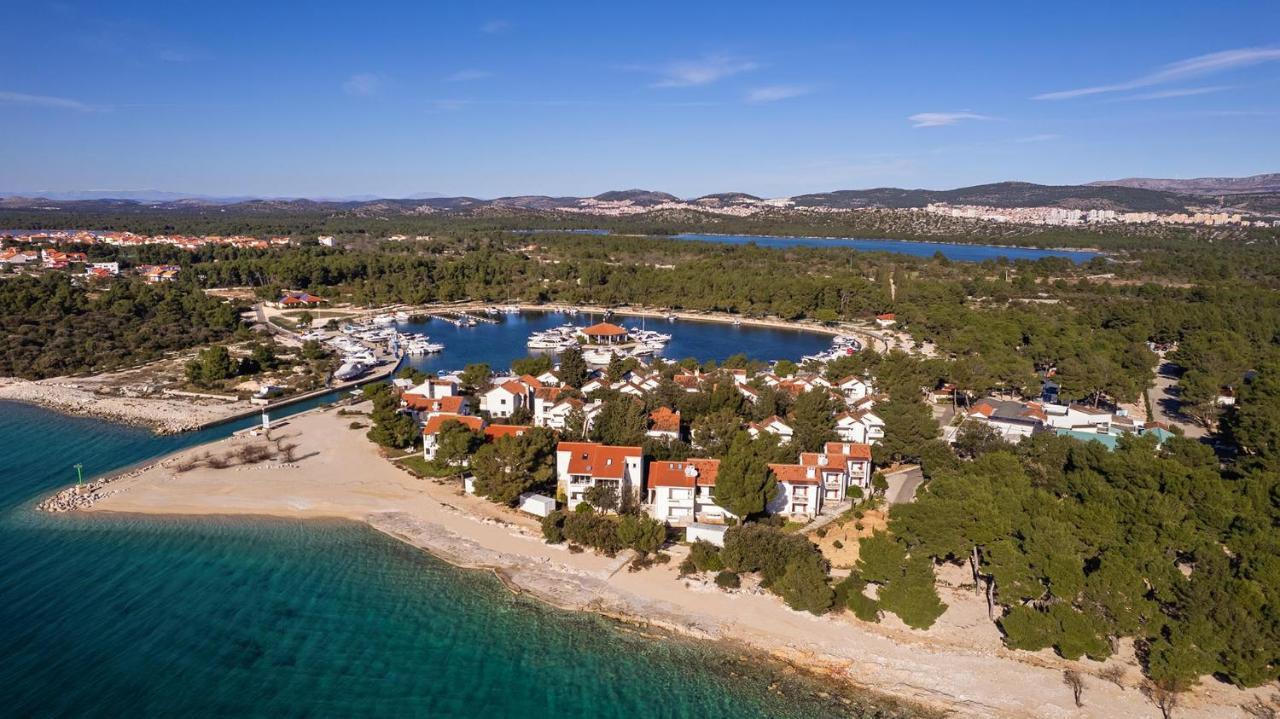 Amadria Park Apartments Шибеник Экстерьер фото