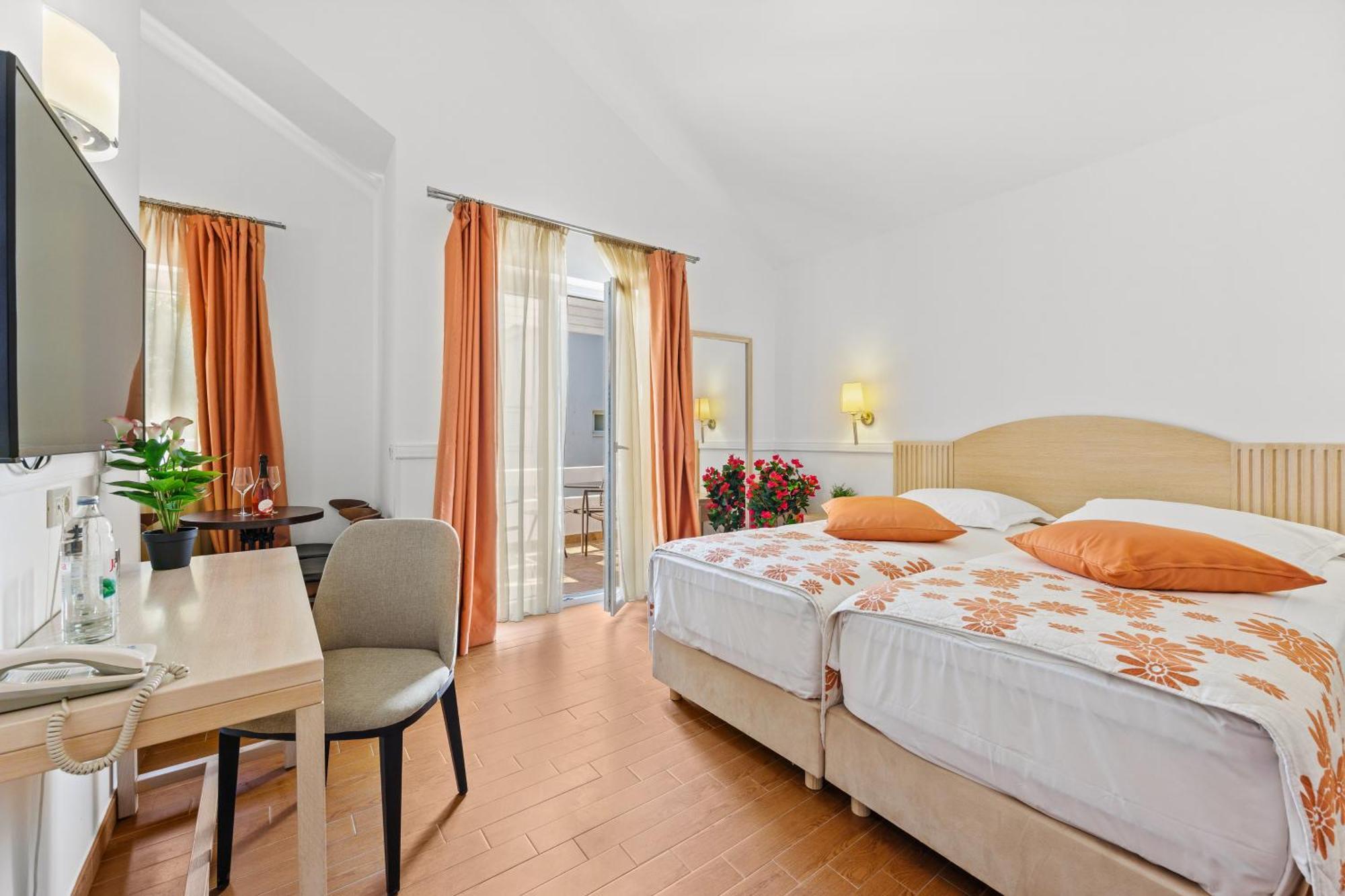 Amadria Park Apartments Шибеник Экстерьер фото